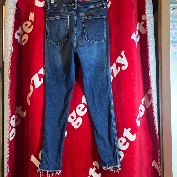 Free gift with purchase! We The Free Blue Skinny Jeans raw hem size 10/30 - Picture 2 of 8